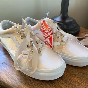 NWT Vans Size 7